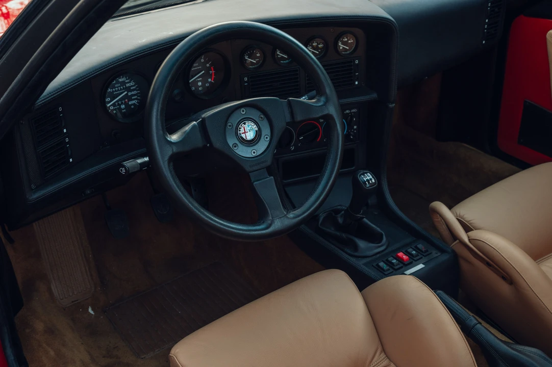 1991 Alfa Romeo SZ - Image 10 of 31