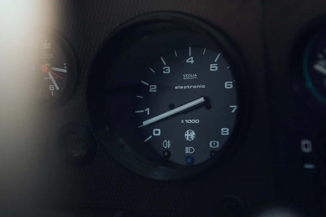 1991 Alfa Romeo SZ - Image 13 of 31