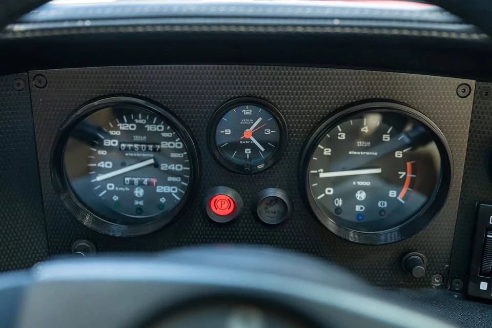 1991 Alfa Romeo SZ - Image 15 of 19