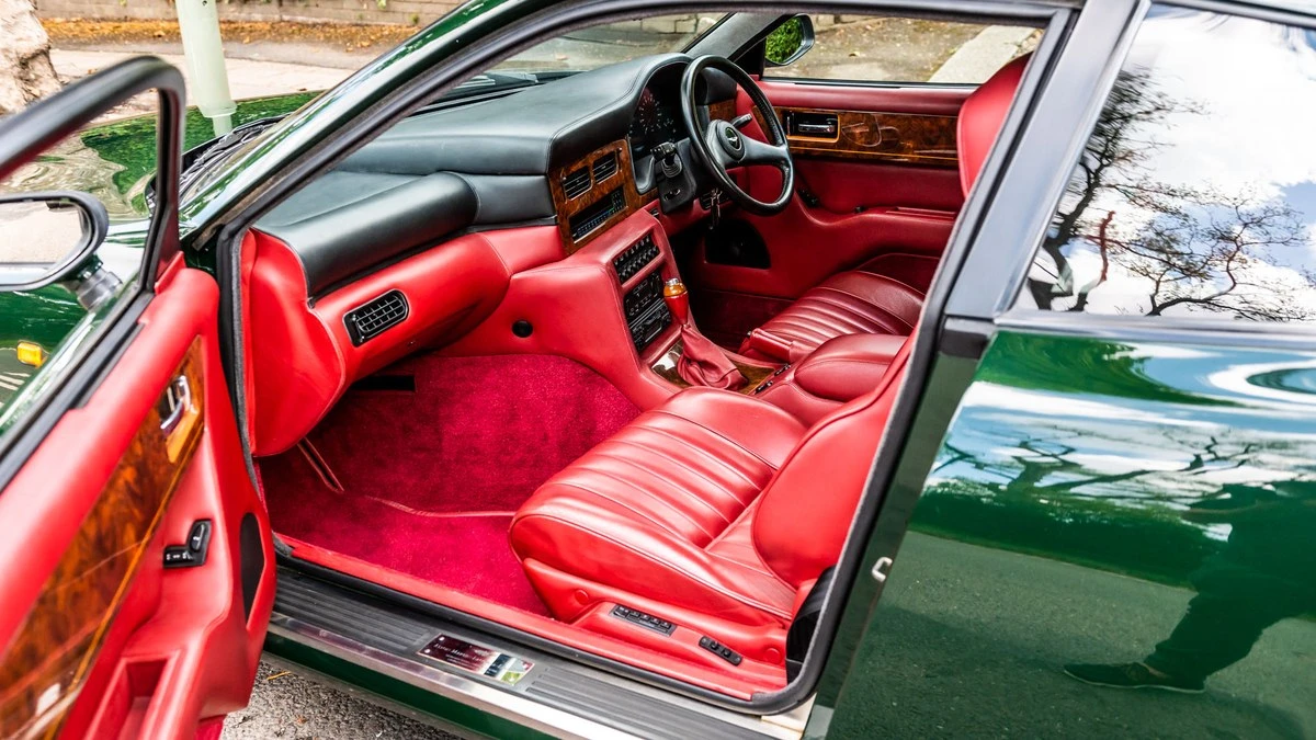 1991 Aston Martin Virage - Image 17 of 30