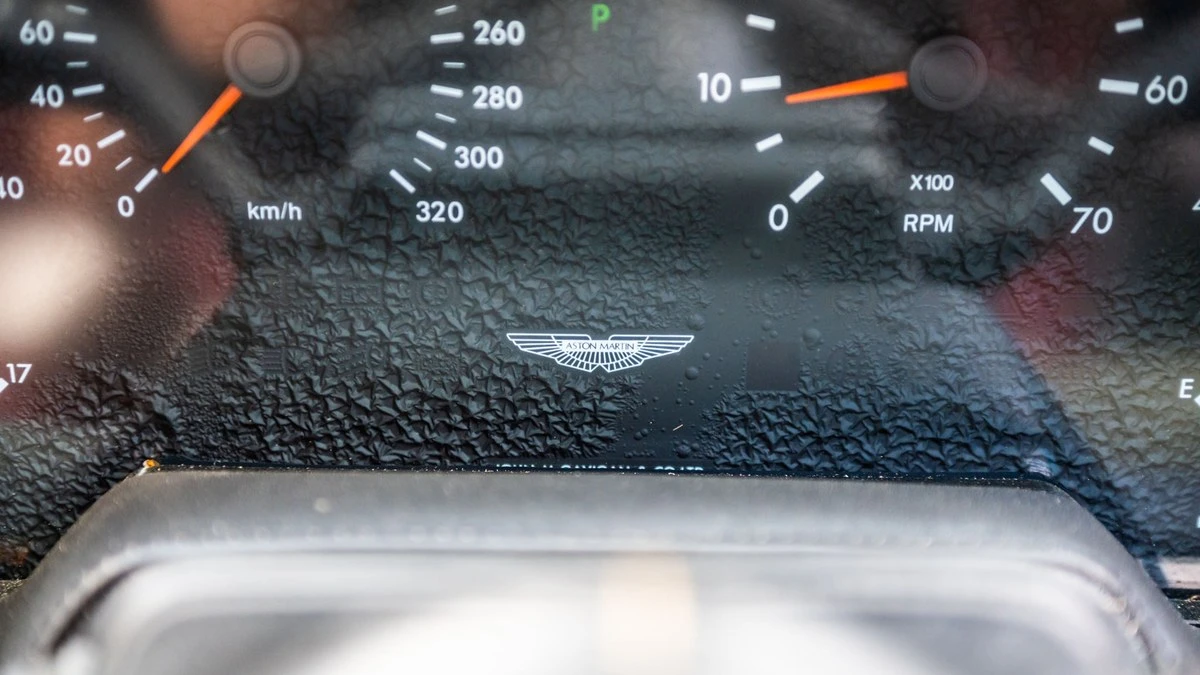 1991 Aston Martin Virage - Image 24 of 30