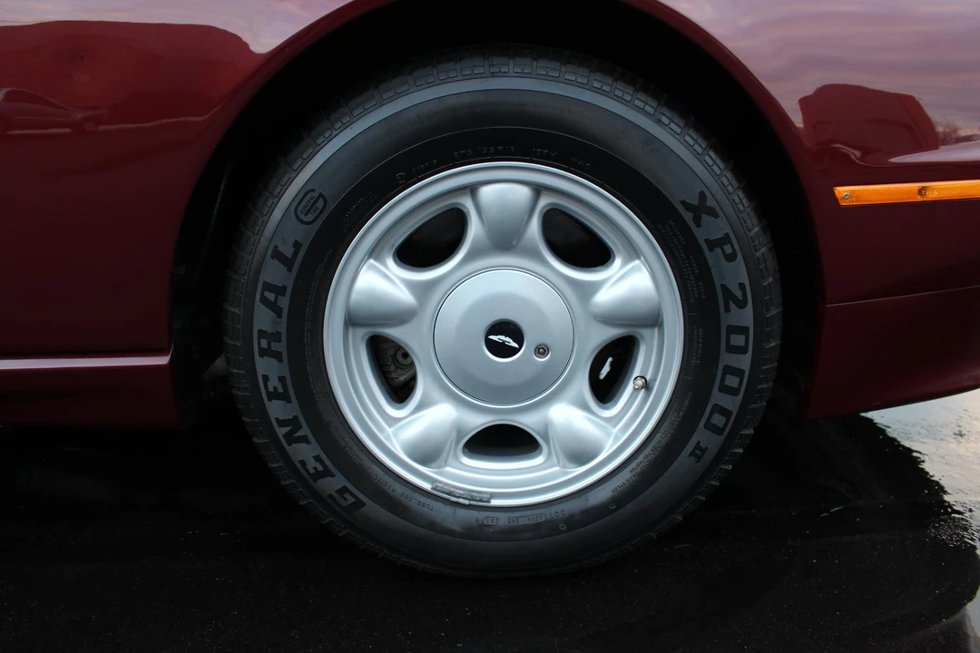 1991 Aston Martin Virage - Image 28 of 31