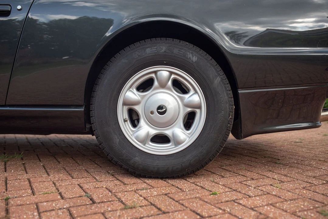 1991 Aston Martin Virage - Image 29 of 30