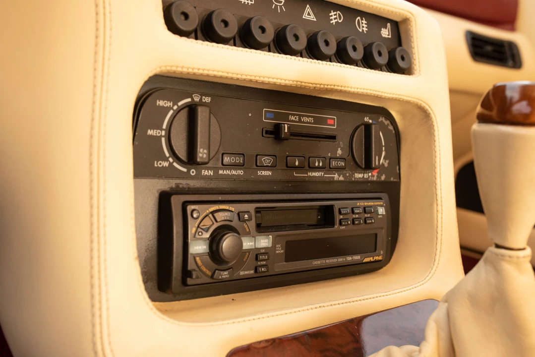 1991 Aston Martin Virage - Image 12 of 31