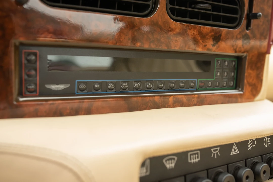 1991 Aston Martin Virage - Image 14 of 31