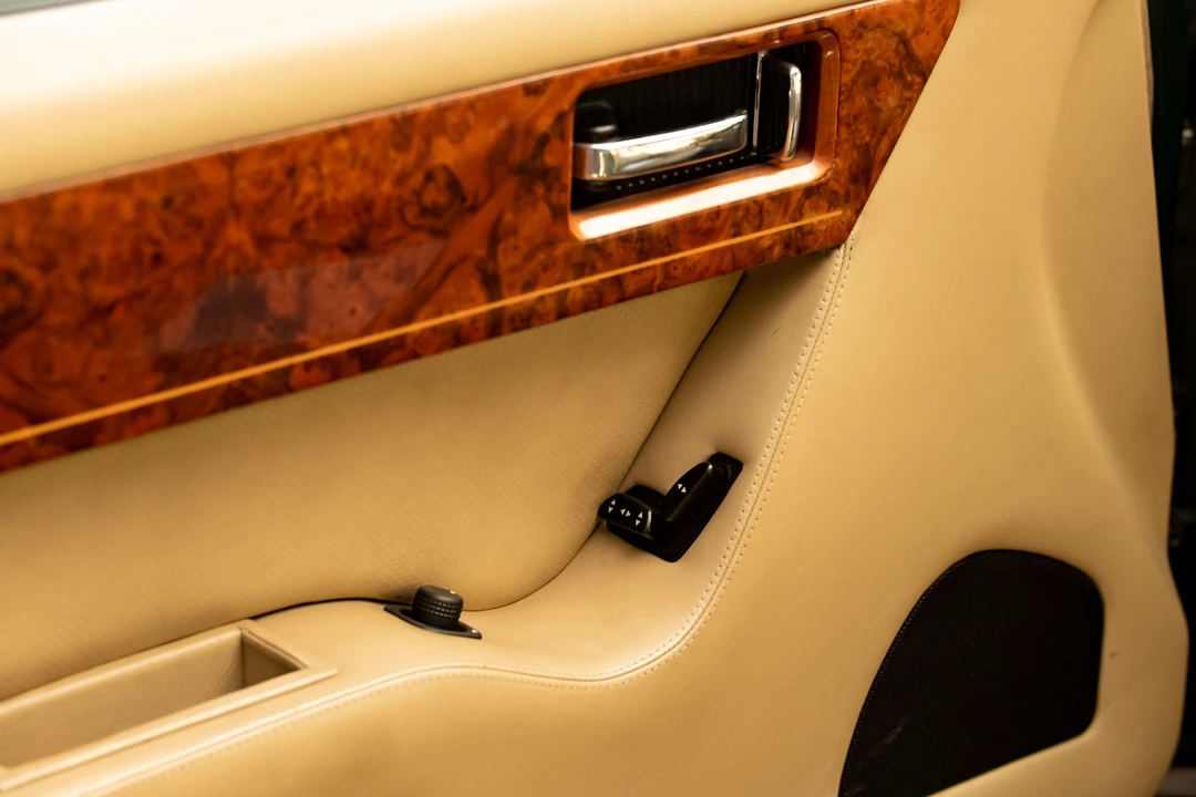 1991 Aston Martin Virage - Image 27 of 31