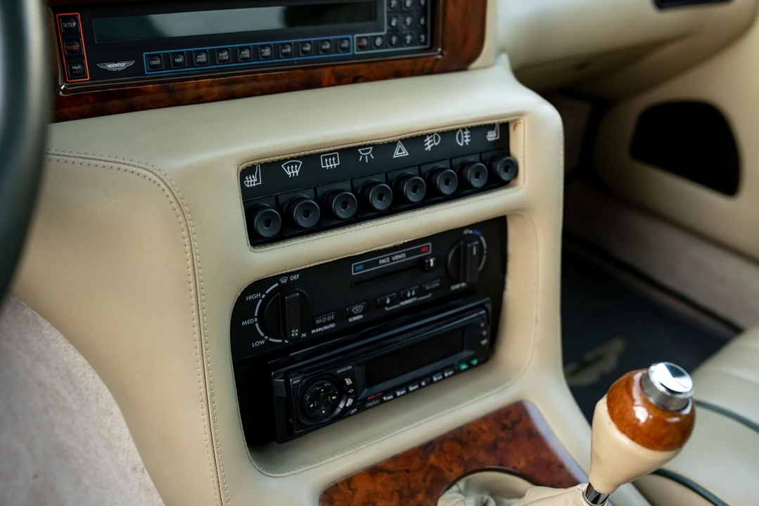 1991 Aston Martin Virage - Image 15 of 31
