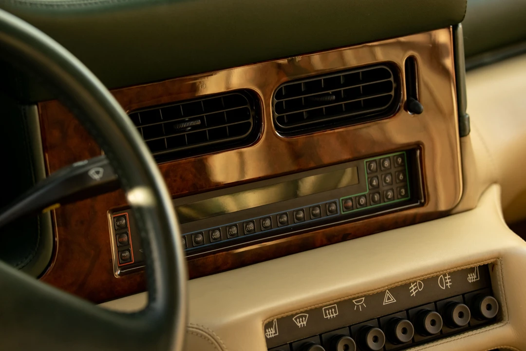 1991 Aston Martin Virage - Image 23 of 31