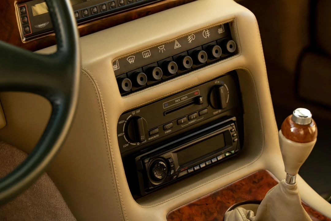 1991 Aston Martin Virage - Image 22 of 31