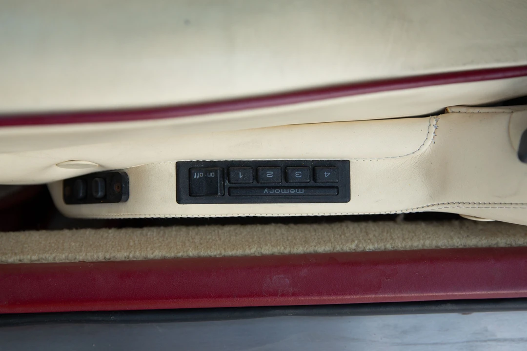 1991 Aston Martin Virage - Image 27 of 31