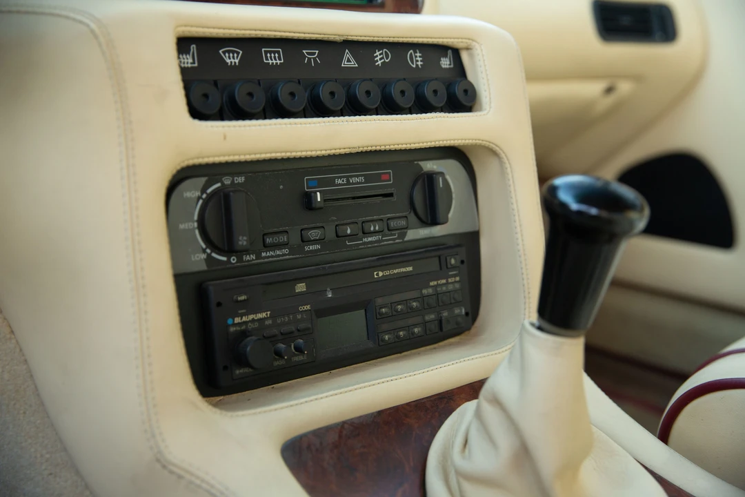 1991 Aston Martin Virage - Image 25 of 31