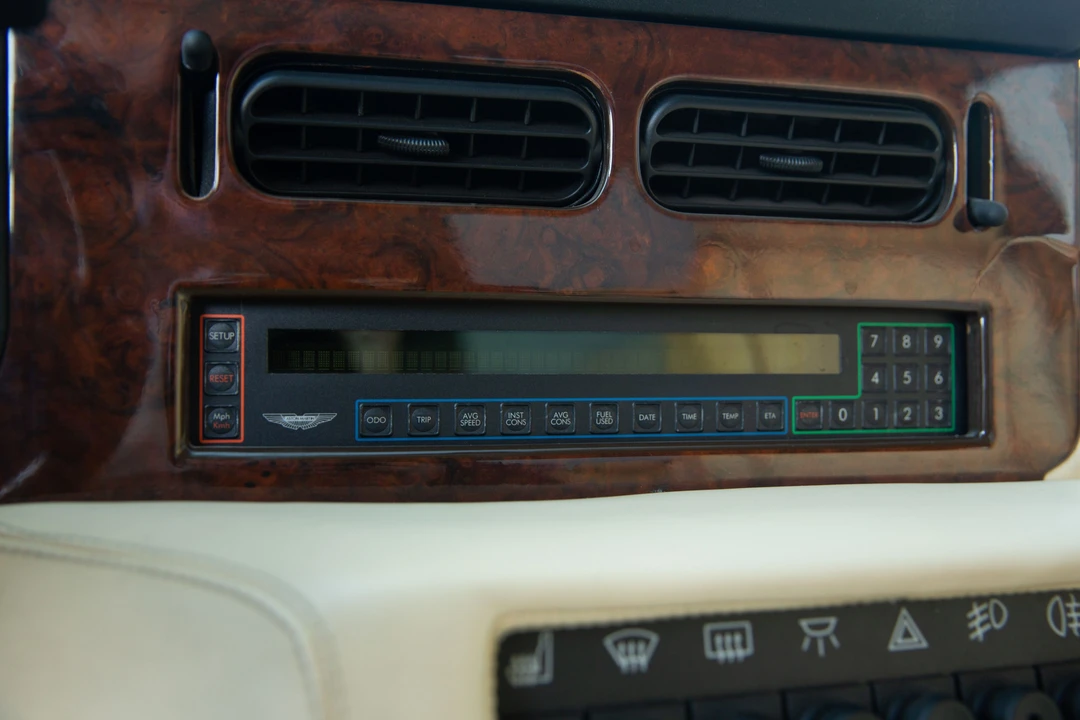 1991 Aston Martin Virage - Image 22 of 31
