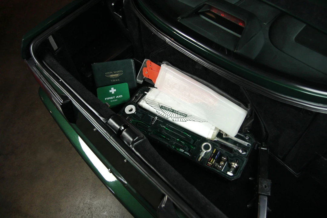 1991 Aston Martin Virage - Image 10 of 16