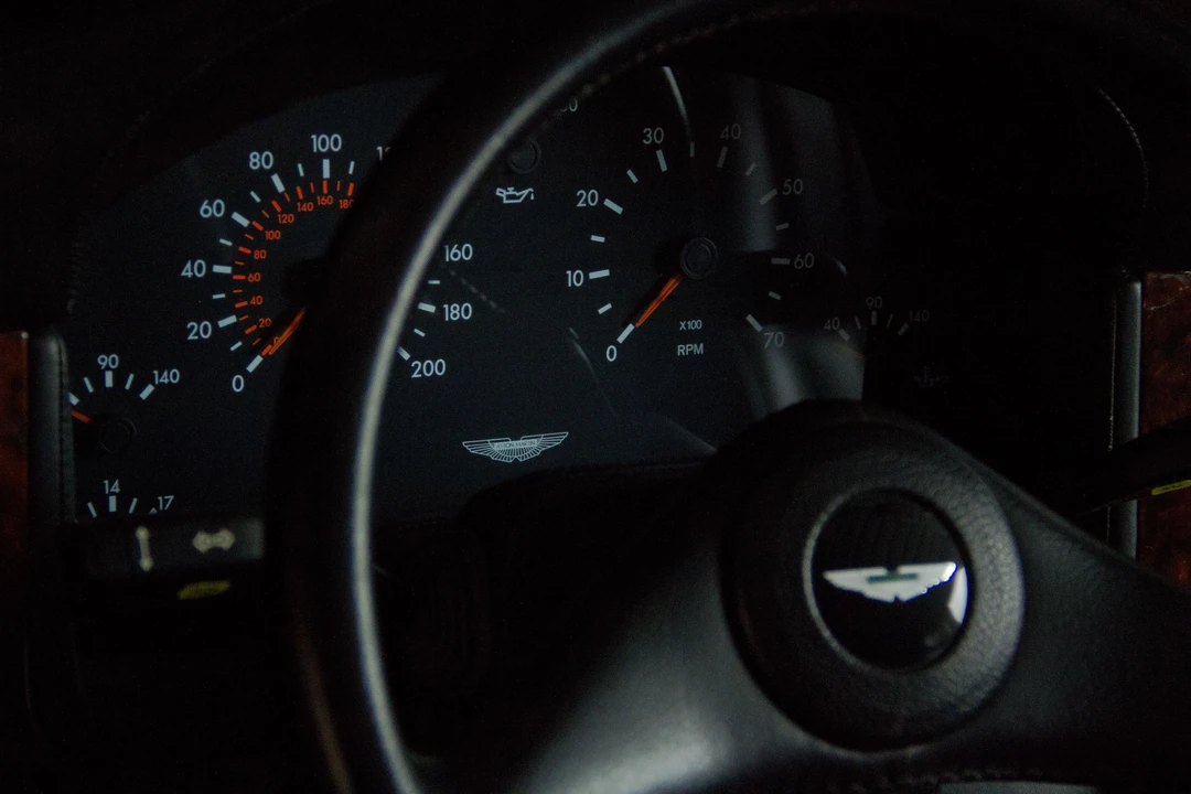 1991 Aston Martin Virage - Image 16 of 16
