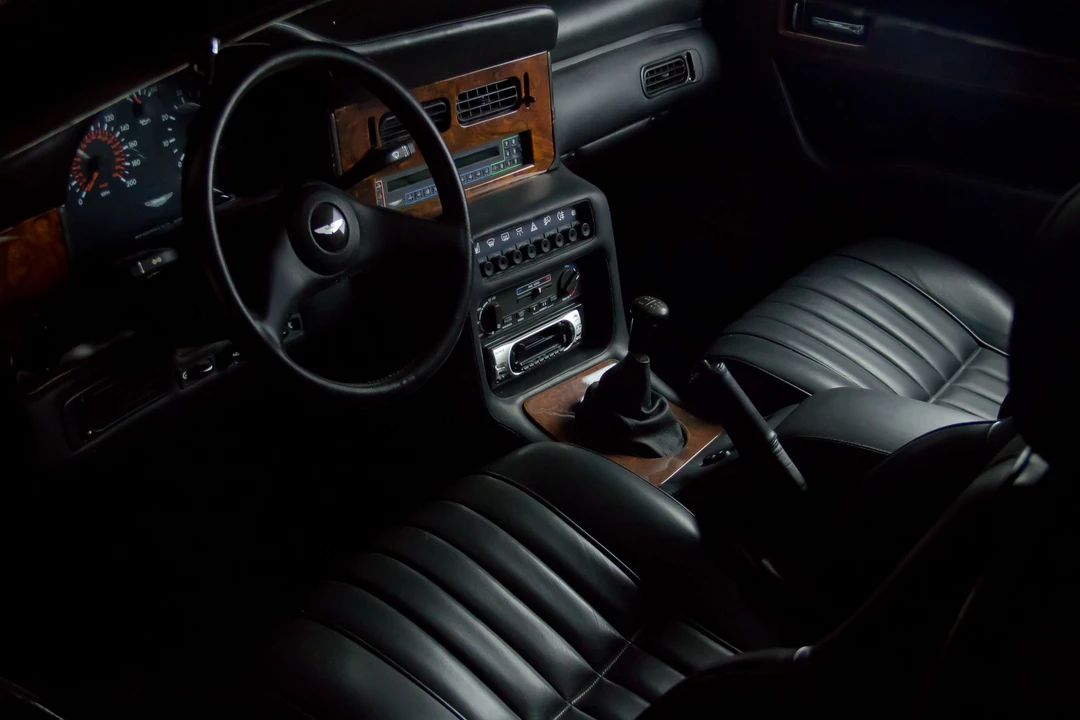 1991 Aston Martin Virage - Image 14 of 16