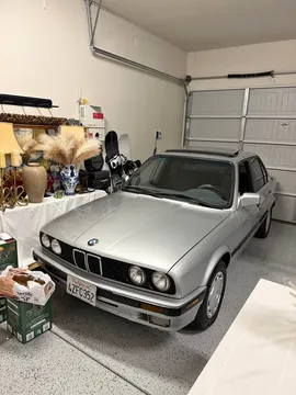 1991 BMW 3 Series 318i Sedan 4D