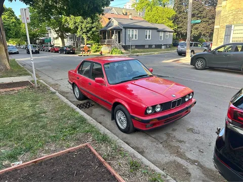 1991 BMW 3 Series 318i Sedan 4D