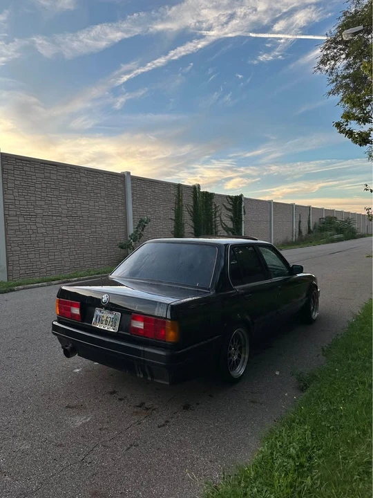 1991 BMW E30 3 Series - Image 3 of 17