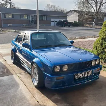 1991 BMW 3 Series 325i Sedan 4D