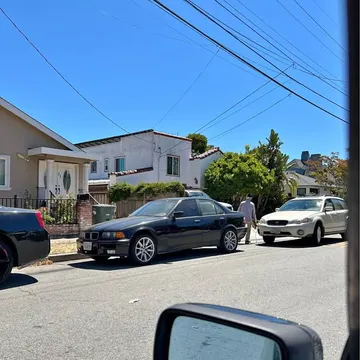 1991 BMW 3 Series 325i Sedan 4D