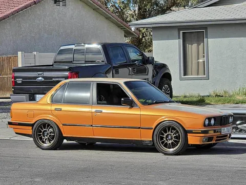 1991 BMW 318i Sedan