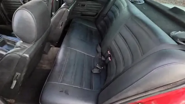 1991 BMW 318i Sedan