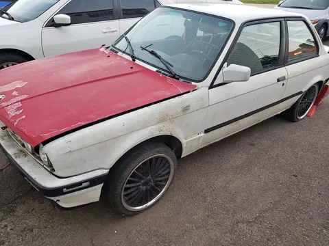 1991 BMW 318IS