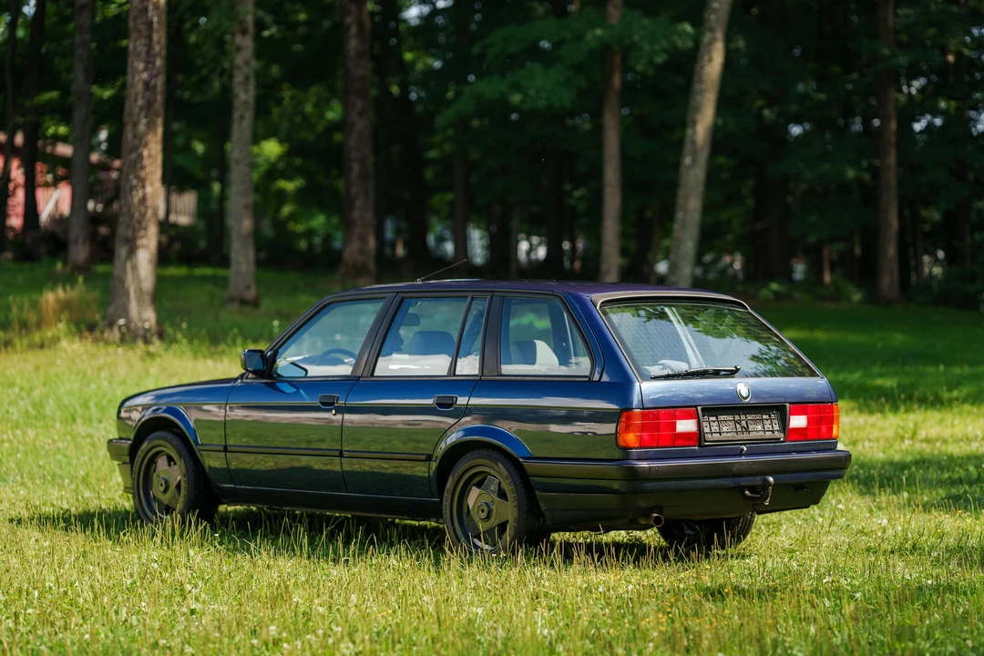 1991 BMW E30 3 Series - Image 11 of 31