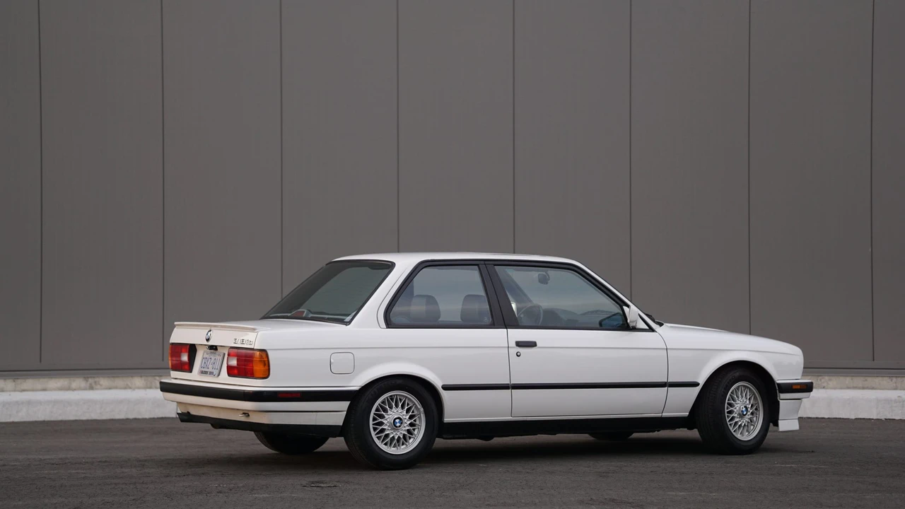 1991 BMW E30 3 Series - Image 16 of 31