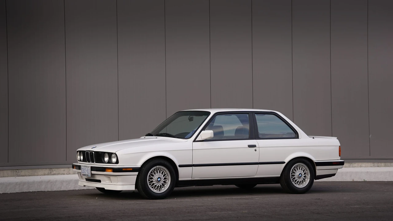 1991 BMW E30 3 Series - Image 2 of 31