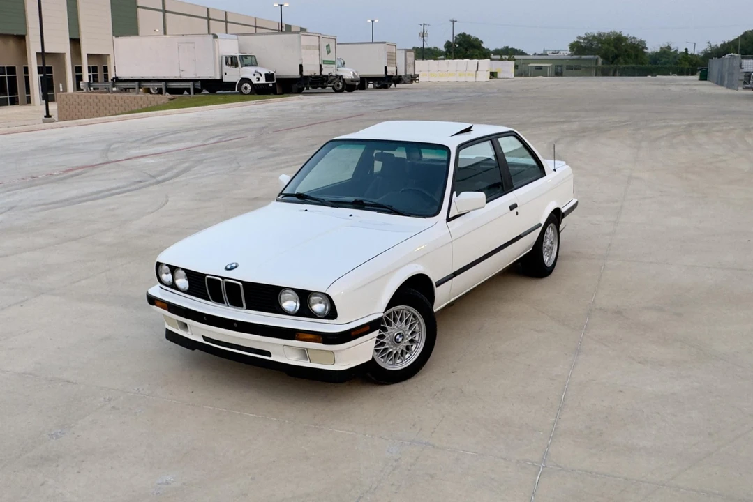 1991 BMW E30 3 Series - Image 14 of 31