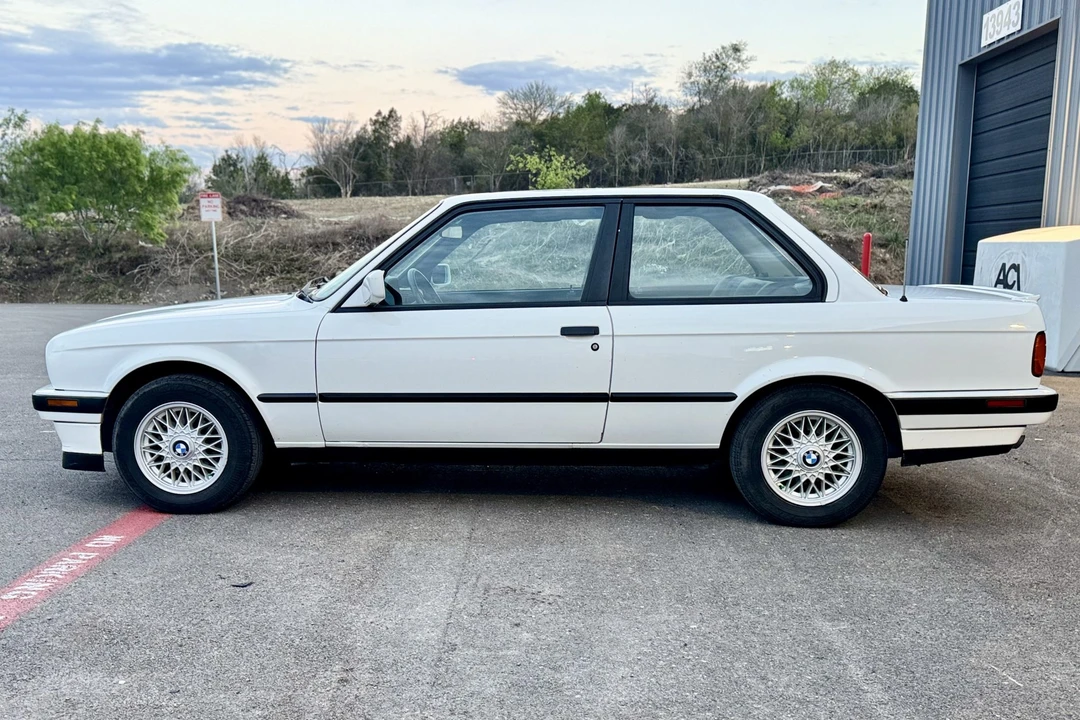 1991 BMW E30 3 Series - Image 13 of 31