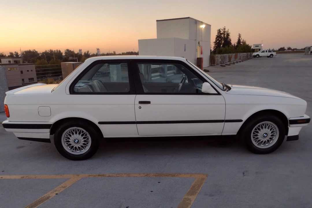 1991 BMW E30 3 Series - Image 17 of 31
