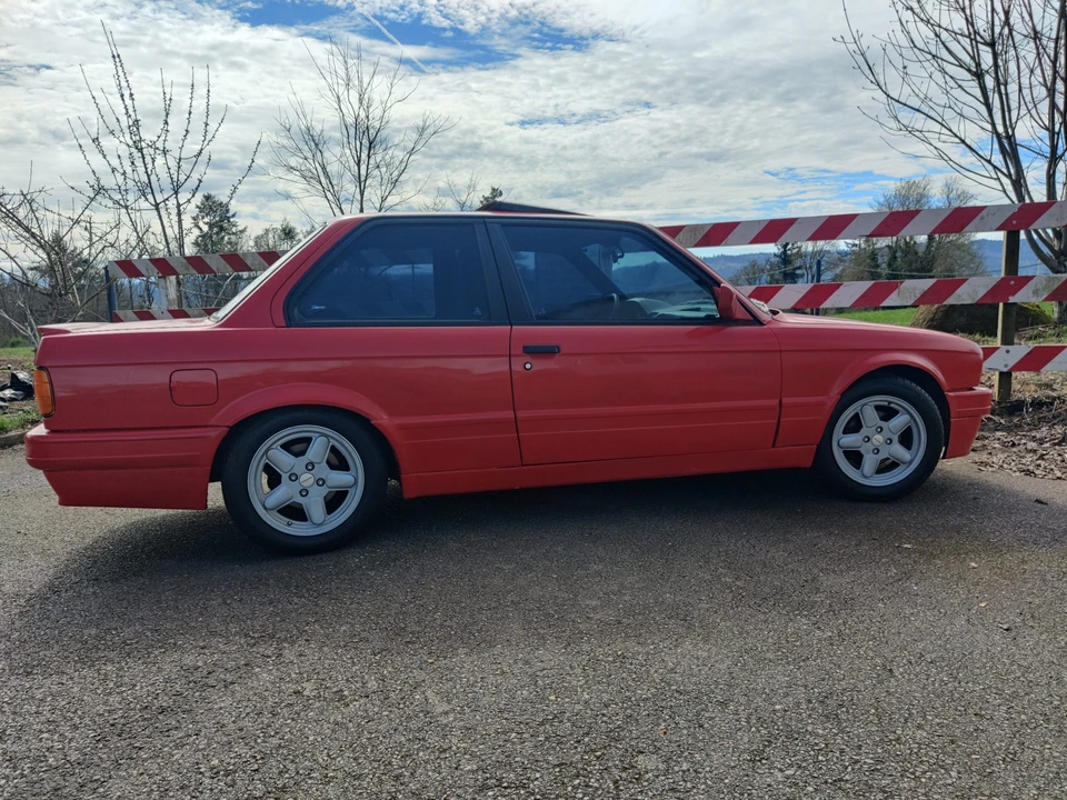 1991 BMW E30 3 Series - Image 14 of 31