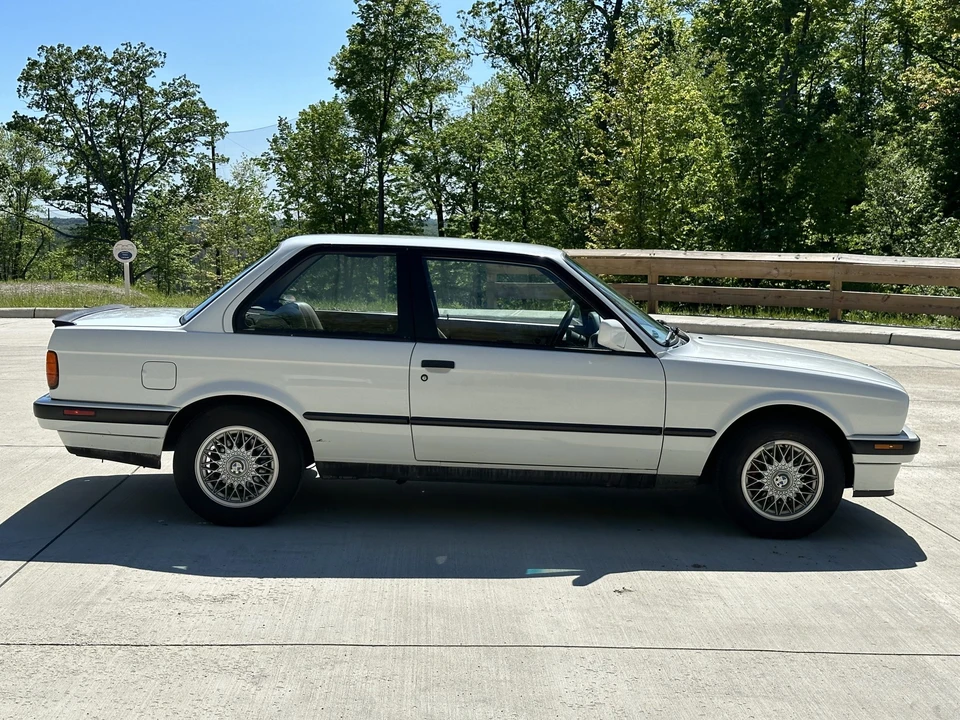 1991 BMW E30 3 Series - Image 11 of 31
