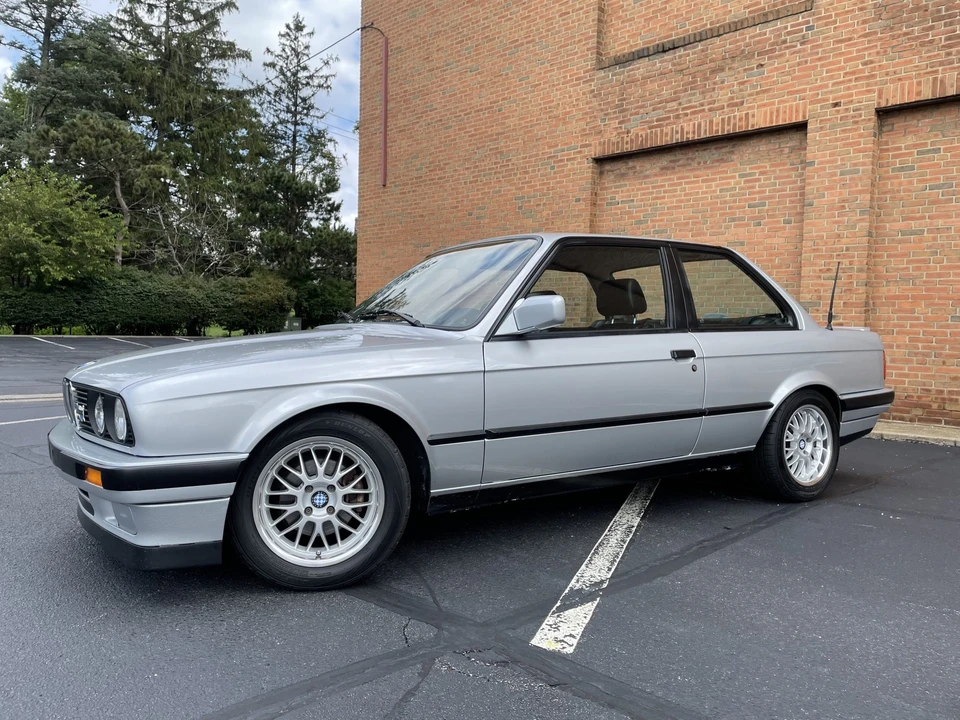 1991 BMW E30 3 Series - Image 2 of 31