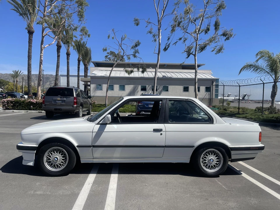 1991 BMW E30 3 Series - Image 11 of 31