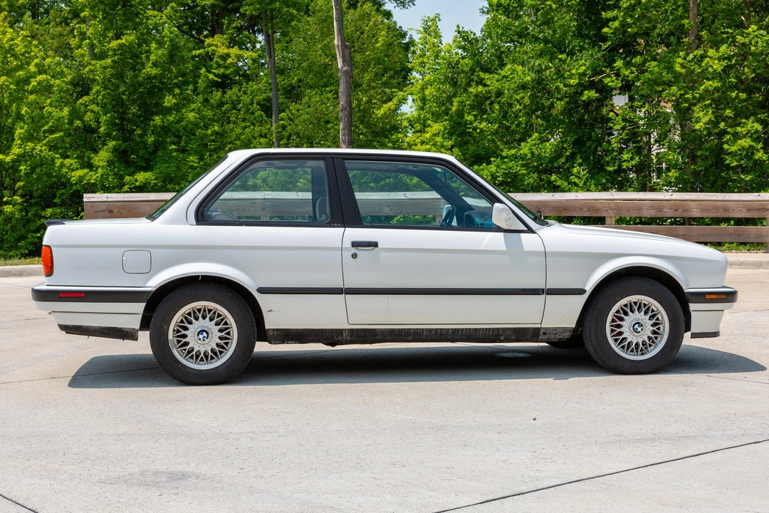 1991 BMW E30 3 Series - Image 3 of 31