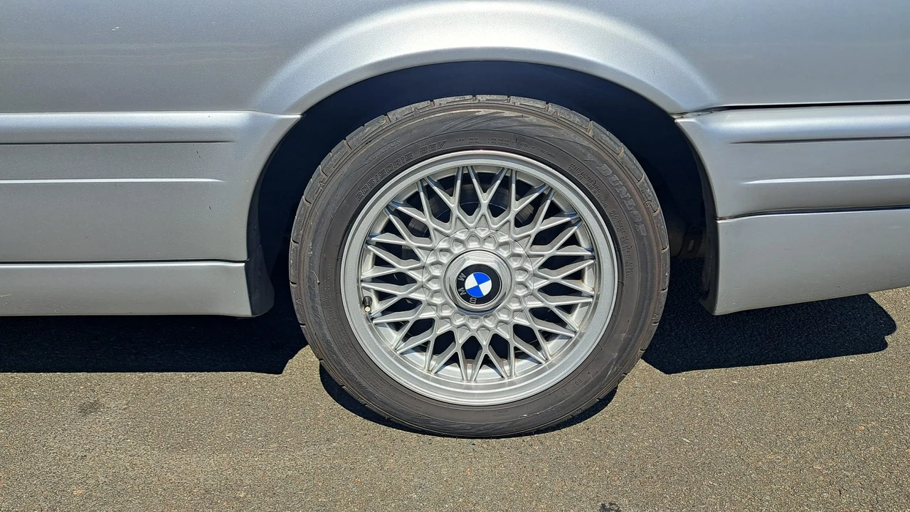 1991 BMW E30 3 Series - Image 18 of 31