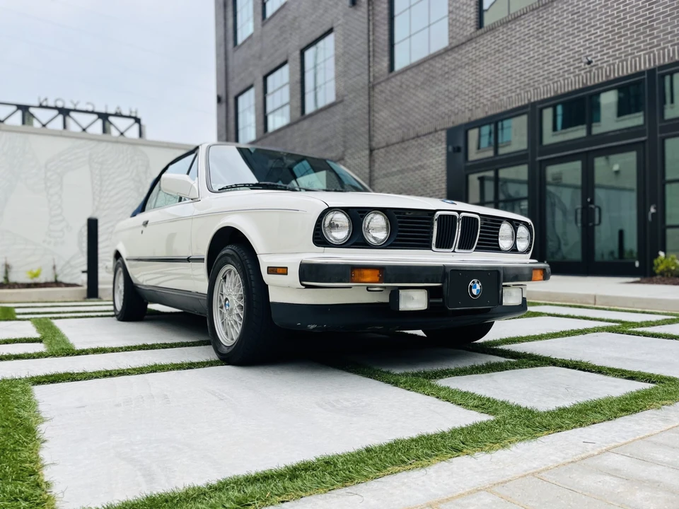 1991 BMW E30 3 Series - Image 2 of 31