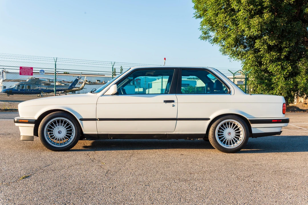 1991 BMW E30 3 Series - Image 3 of 31