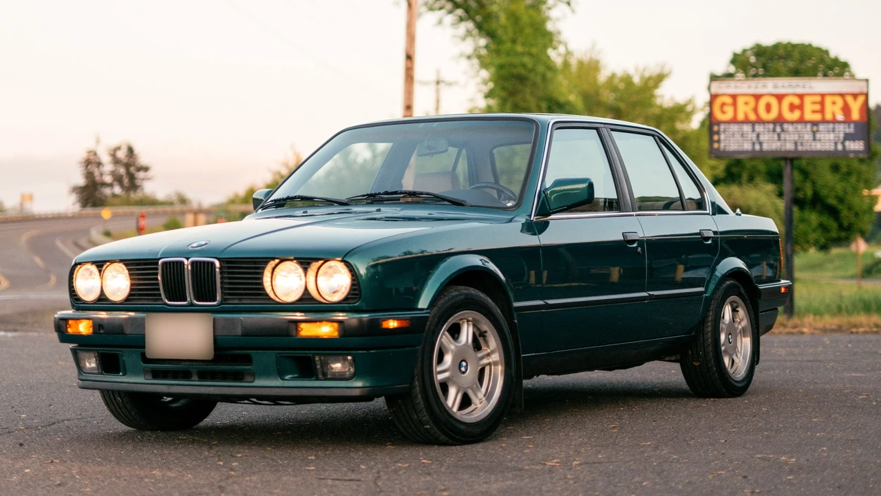 1991 BMW E30 3 Series - Image 2 of 31