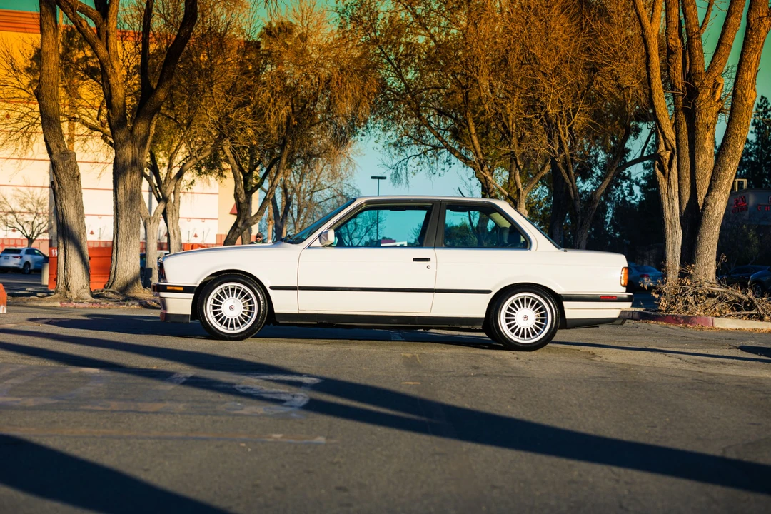 1991 BMW E30 3 Series - Image 9 of 31