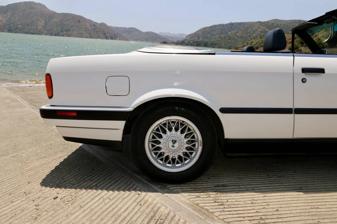 1991 BMW E30 3 Series - Image 17 of 24