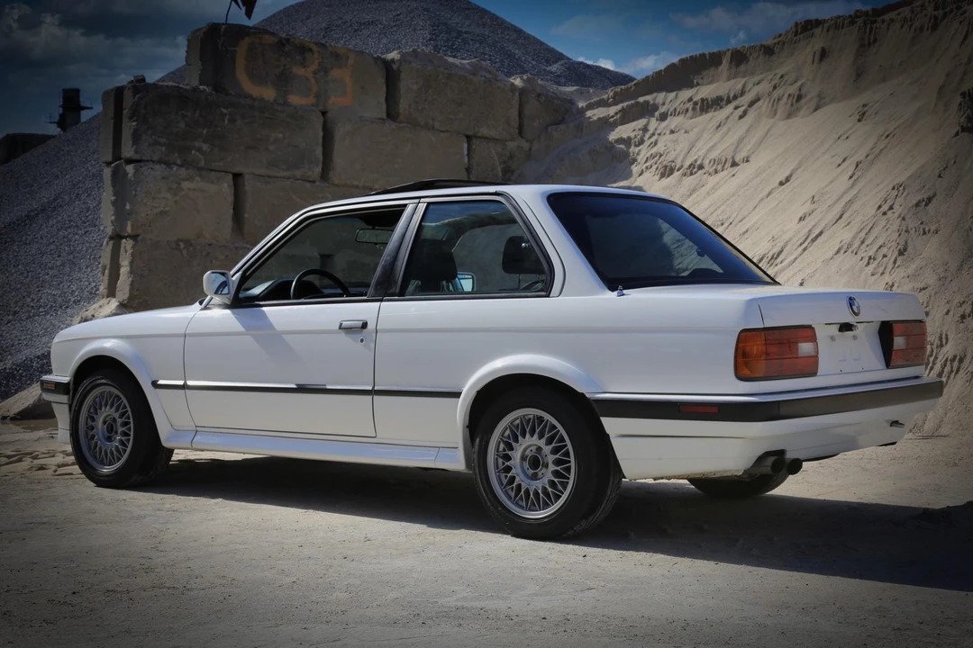 1991 BMW E30 3 Series - Image 14 of 31