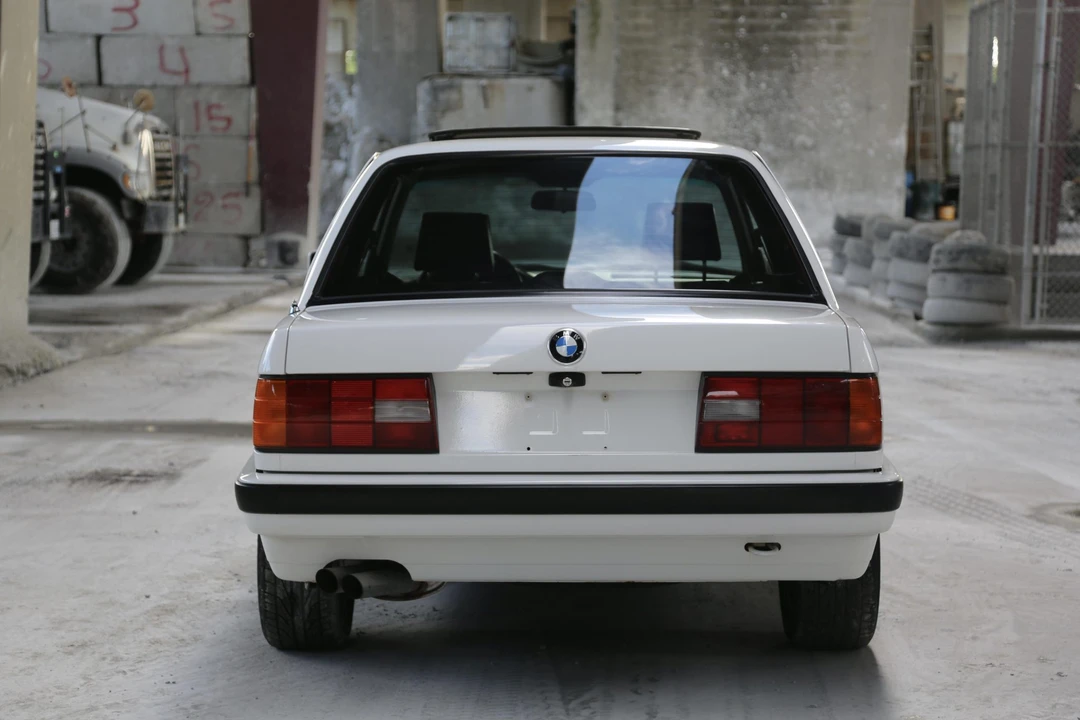 1991 BMW E30 3 Series - Image 16 of 31