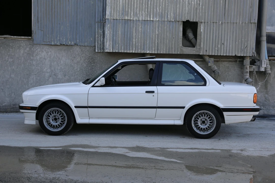 1991 BMW E30 3 Series - Image 12 of 31