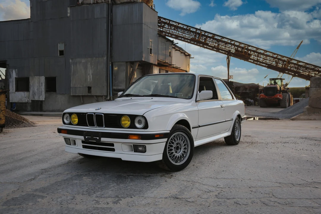 1991 BMW E30 3 Series - Image 2 of 31