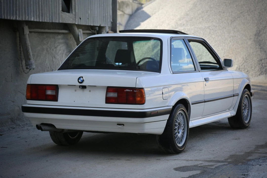 1991 BMW E30 3 Series - Image 19 of 31