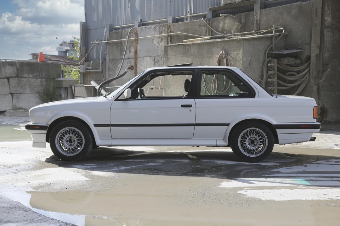 1991 BMW E30 3 Series - Image 10 of 31